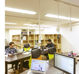 全従業員4名の小さな会社